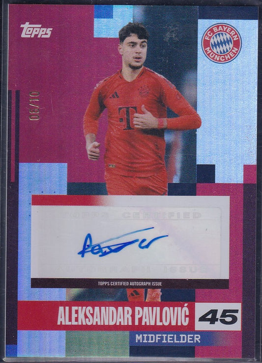 Aleksandar Pavlovic First Team Autograph /10 Topps FC Bayern München Team Set 2024/25