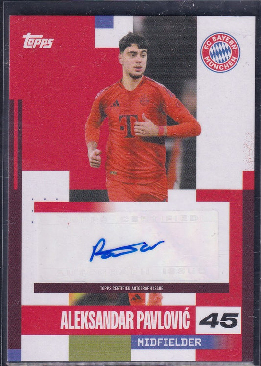 Aleksandar Pavlovic First Team Autograph Topps FC Bayern München Team Set 2024/25